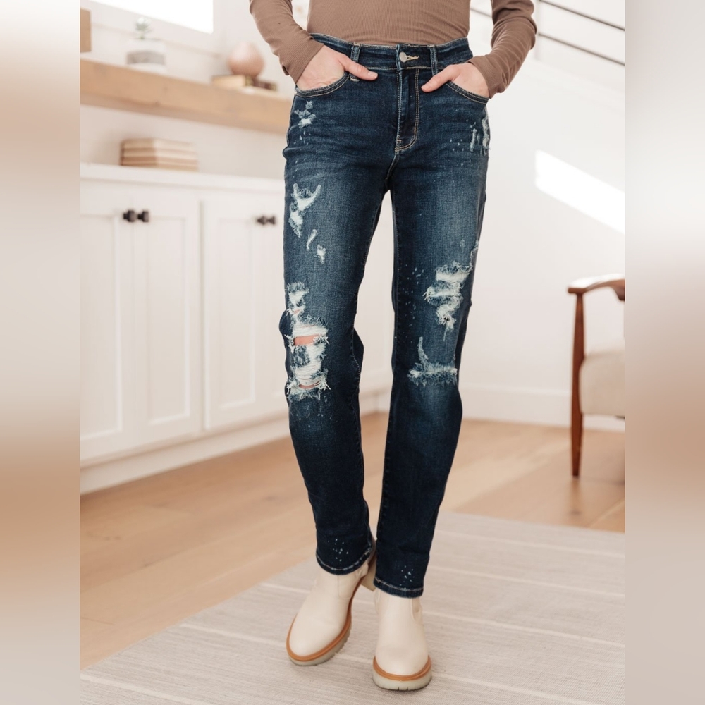 New! Judy Blue Distressed Boyfriend Jeans